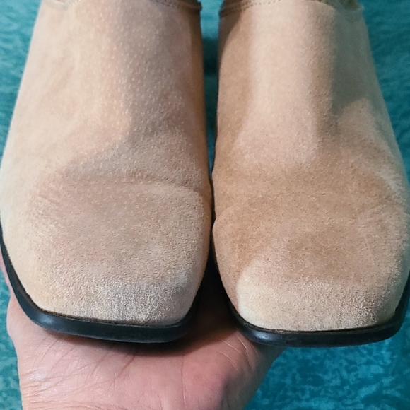 VTG Suede Khaki Boots - Picture 9 of 16